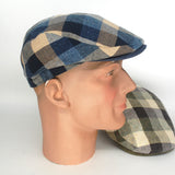 Poet, Plaid