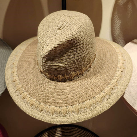 Hilary, Sand